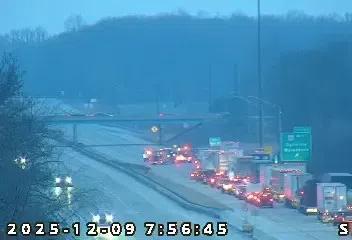 TRAFFIC RED ALERT: I-65 shut down both directions after semi carrying explosive artillery rounds catches fire, Army EOD team enroute