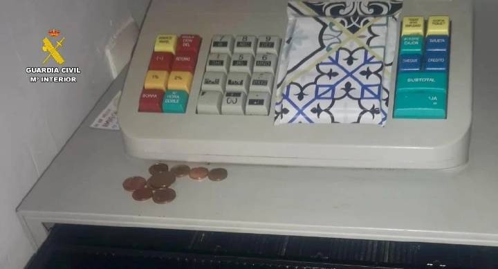 Un joven se esconde tras ser pillado robando en un pueblo extremeño