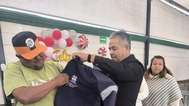 Víctor Leija reconoce a trabajadores de Servicios Primarios en Cuatro Ciénegas