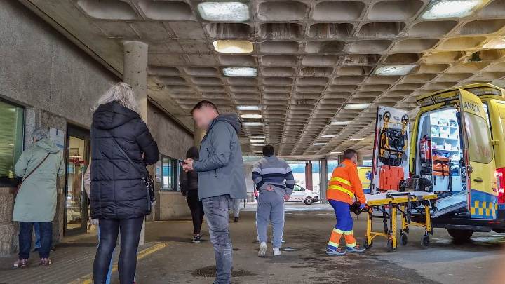 La gripe sube a intensidad media y la Xunta recomienda la mascarilla para todos en urgencias