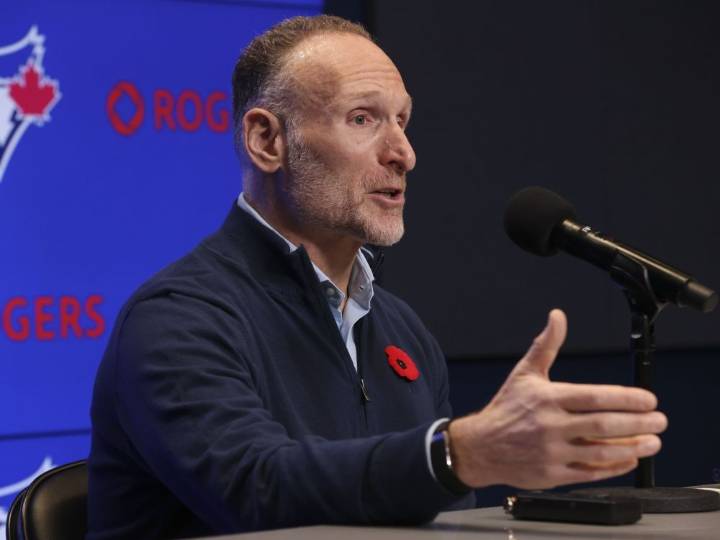 Blue Jays president Mark Shapiro signs new five