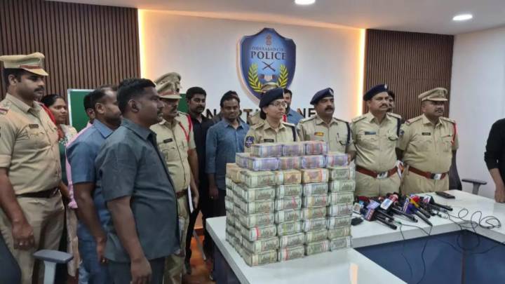 Hyderabad city Police Seizes Rs.4.05 Cr Hawala Money