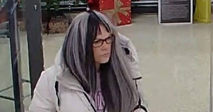 Woman banned from wearing wigs in shops