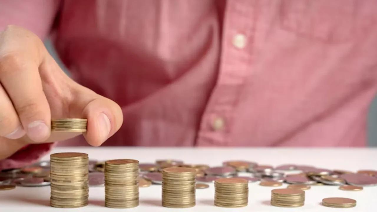 ¿Cuáles son los riesgos de aumentar dos cifras al salario mínimo en 2026 como propone el Gobierno?