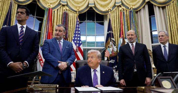 Trump signs order aimed at curbing state AI laws