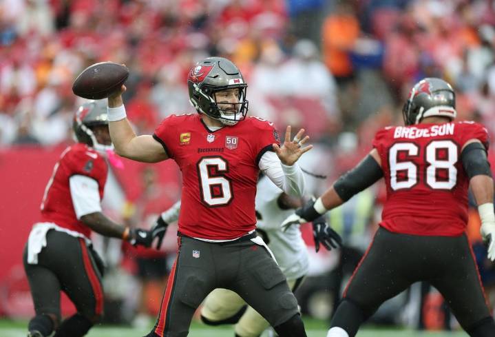 Deadspin | Chasing NFC South title, Bucs wary of freefalling Falcons