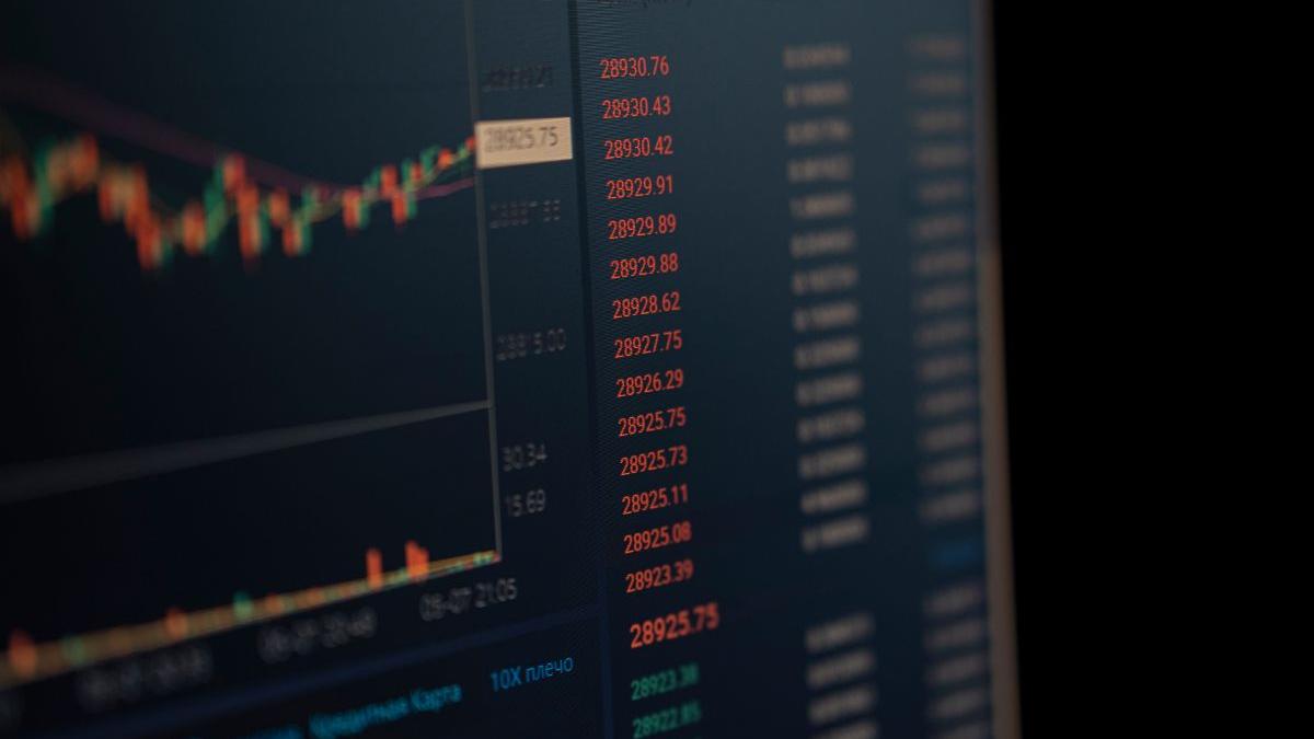 Indian markets open lower: Nifty 50 dips 0.13%, Sensex sheds 139 points