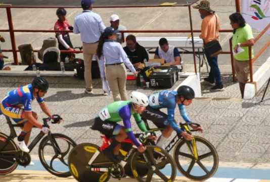 ¡Arranque dorado! Colombia domina el ciclismo de pista en los Juegos Bolivarianos con tres oros en Lima