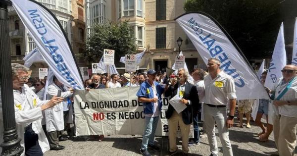 Médicos en huelga durante cuatro días por un estatuto profesional propio
