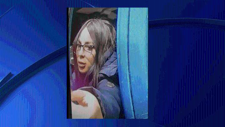 Buscan a sospechosa por robar vehículo y cruzar Puente Internacional de Hidalgo