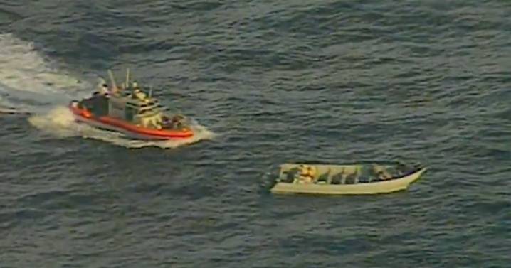 Para que Trump presuma: EU decomisa 9 toneladas de droga en operativo contra barco en Pacífico