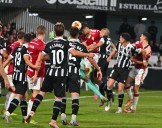 Deportes | El Murcia tiñe de grana el derbi regional en casa del Efesé, al que adelanta en la tabla