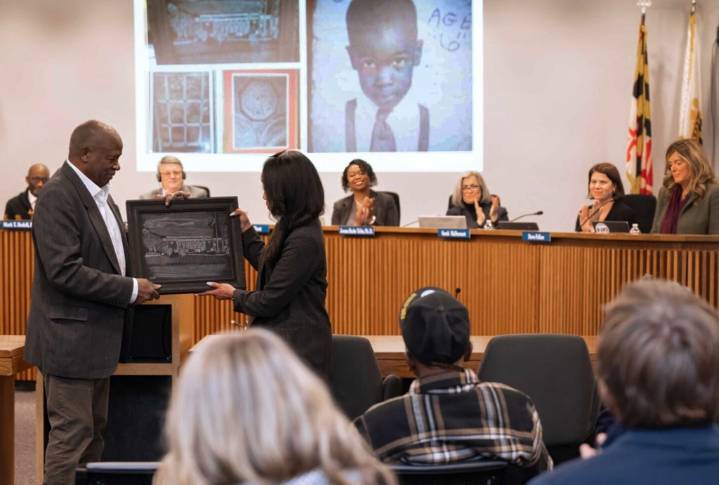 First student to integrate Germantown Elementary returns with art