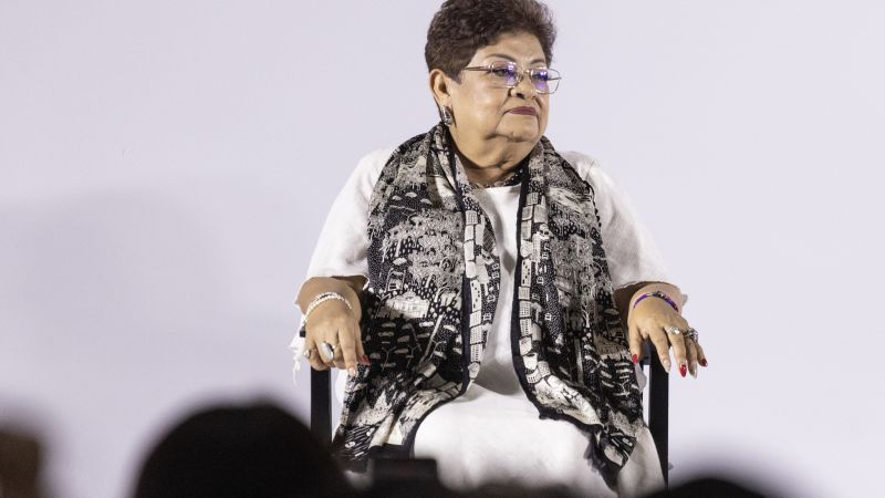 ¿Tiene Ernestina Godoy las credenciales para ser la fiscal general de México?