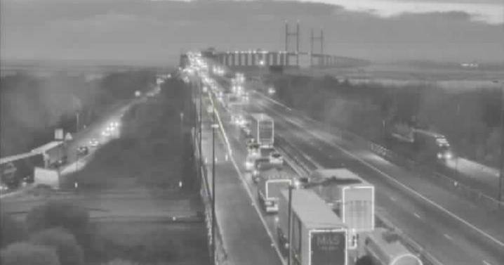 M4 Prince of Wales Bridge LIVE: Lanes closed both ways after 35 lamp columns at 'risk of collapse'