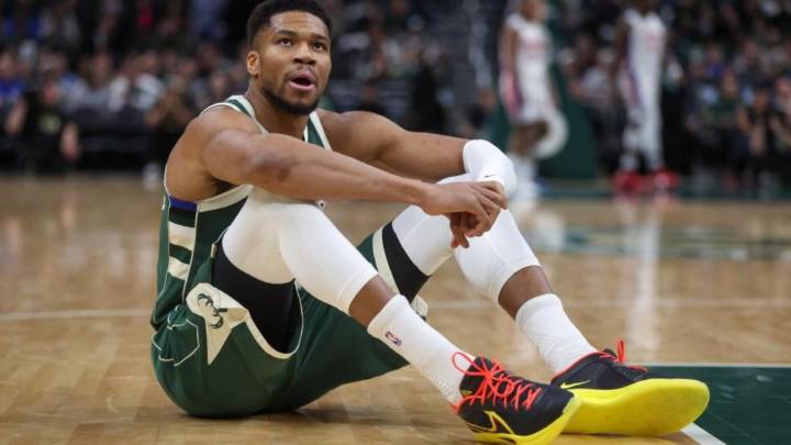 Drama en los Bucks: se preparan para un mes sin Antetokounmpo por lesión