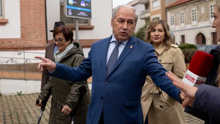 El PSdeG evita pronunciarse sobre las denuncias contra Tomé mientras el presidente lucense las tacha de “falsas” y anuncia acciones legales