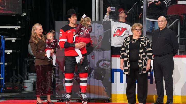 Devils honor Dillon after 1,000th NHL game