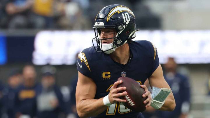 Chargers’ Justin Herbert expected to start vs. Eagles on MNF