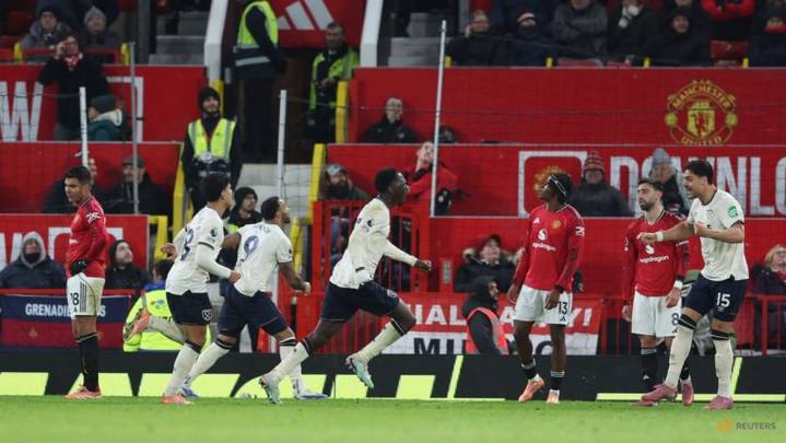 Man United held to 1-1 draw at home by struggling West Ham