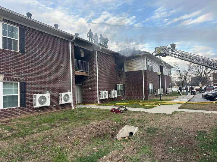 Fire crews on scene at Owensboro structure fire