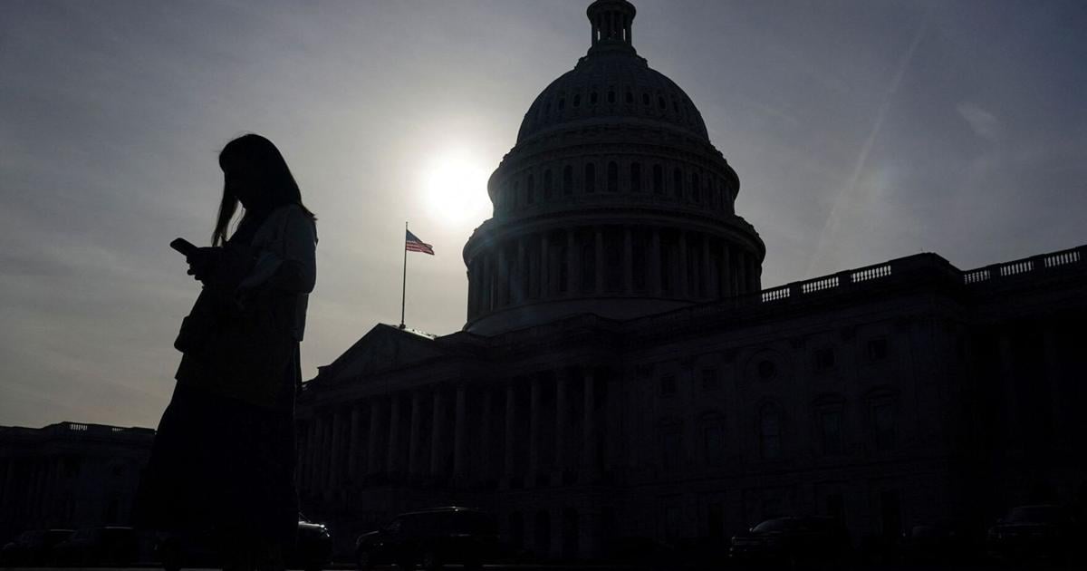 Trump says he’ll sign executive order blocking state AI regulations, despite safety fears