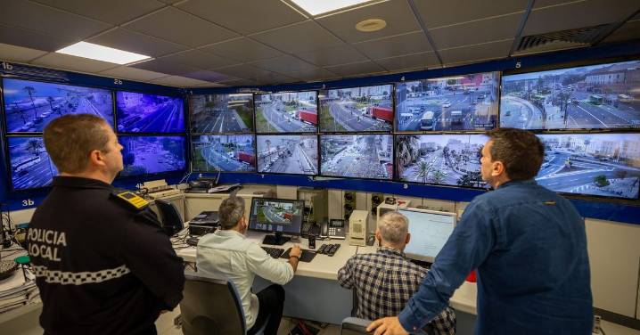 La Zona de Bajas Emisiones nace en Cádiz sin aparcamientos disuasorios y con el autobús en crisis