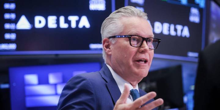 Delta took $200 million hit from longest government shutdown in history, filings reveal