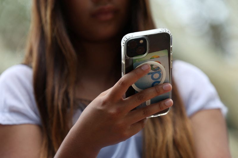 'This is the end': Australian teens mourn loss of social media as ban begins