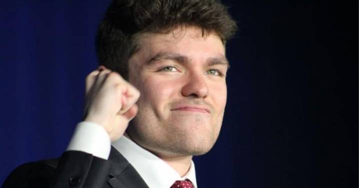 Nick Fuentes, el influencer estrella de MAGA desata el escándalo al pedir que se prohíba el voto a las mujeres