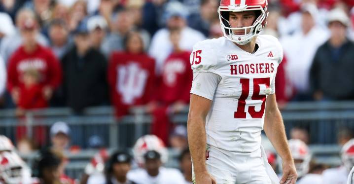 Browns maneuver to land a QB in this mock draft