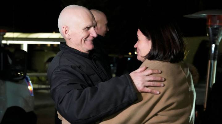 Bielorrusia indulta al nobel de la paz Ales Bialiatski y a los principales líderes opositores