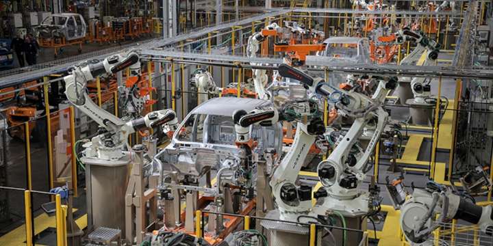 La producción de autos cayó más de 20% en noviembre y las exportaciones siguen en baja