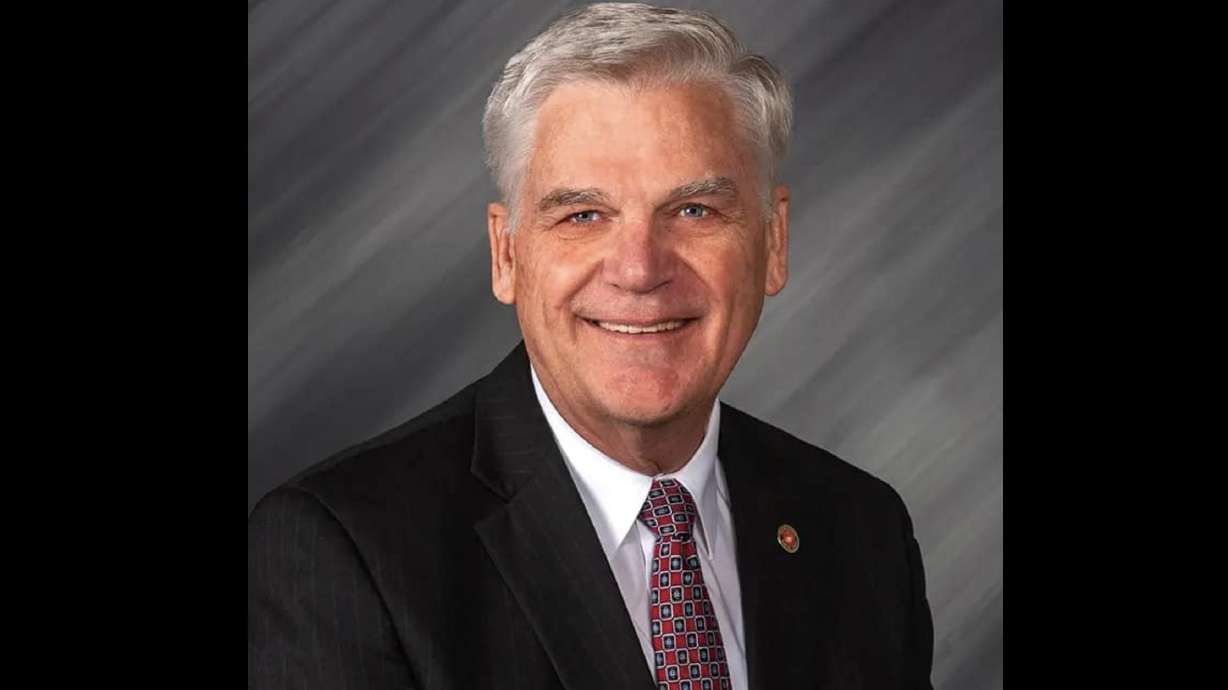 'Devoted public servant:' Former Utah County Commissioner Tom Sakievich dies at 72