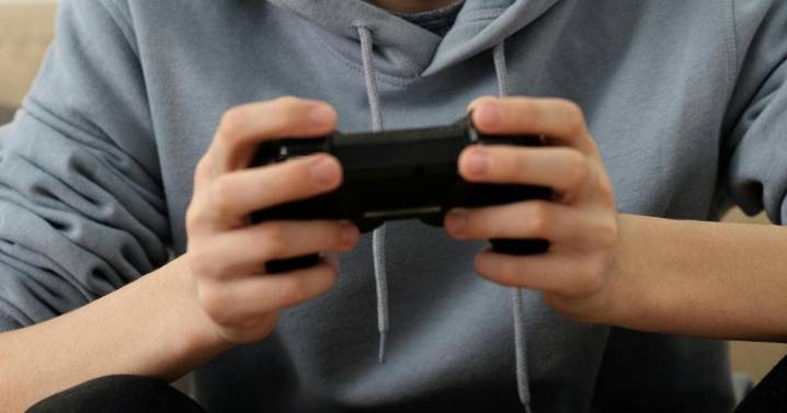 Congreso capitalino urge campaña por riesgos de videojuegos en línea en menores