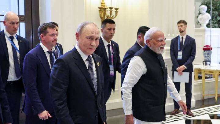 ‘Trade unionism type diplomacy’: Kanwal Sibal decries three envoys’ opinion piece ahead of Putin visit