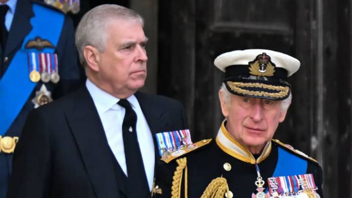 Rey Carlos III Retira Oficialmente a su Hermano Andrés de la Distinguida Orden de la Jarretera