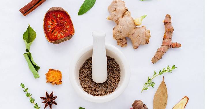 Tés naturales para el resfriado común y la gripe: ¿Cómo prepáralos en casa para aliviar la congestión y tos en temporada de frentes fríos?