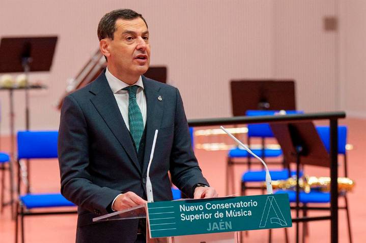 Moreno anuncia una inversión de 35 millones para mejorar y modernizar instalaciones de centros educativos antes de fin de año