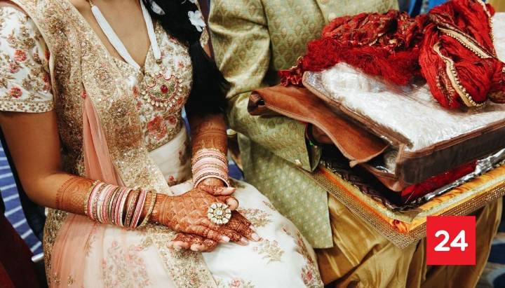 Mujer se casó con el cuerpo de su novio en India: fue asesinado por su propia familia