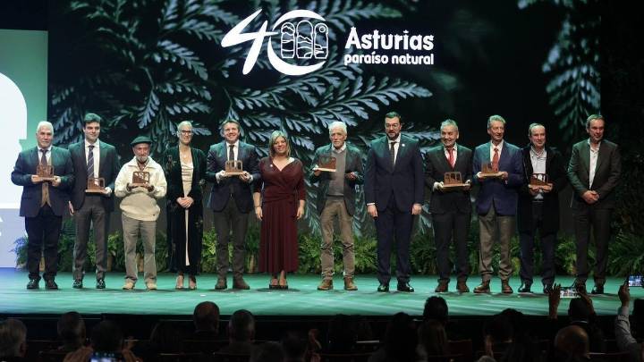 Asturias se entrega a los impulsores del "Paraíso natural" con un acto emotivo en Gijón: "Fue un acierto estratégico"