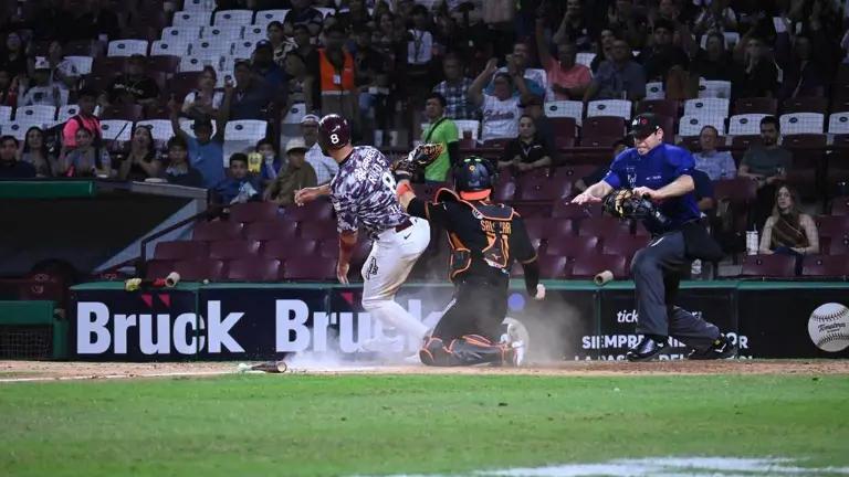 Lorenzo Bundy debuta con triunfo y Tomateros pega primero en el Clásico de la LMP