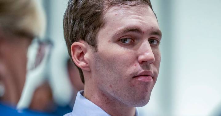 Tyler Robinson acude en persona a declarar por el caso del asesinato de Charlie Kirk