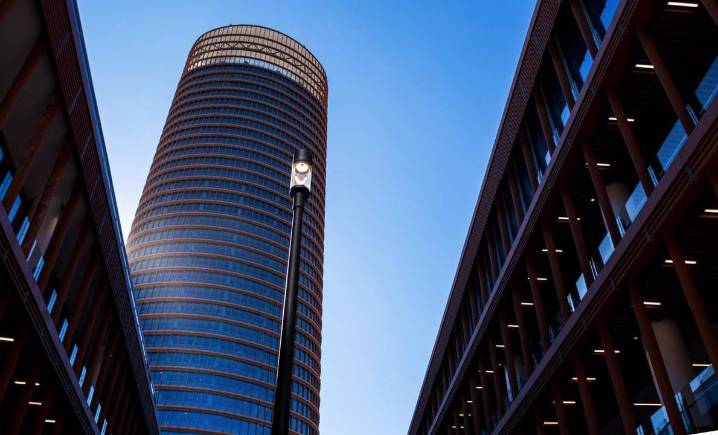 La Fundación Cajasol quiere comprar Torre Sevilla para asegurar su vínculo con la ciudad