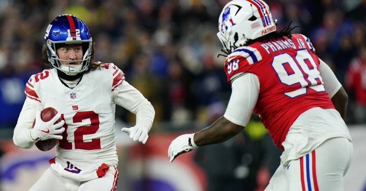 NY Giants’ punter suffered knee injury on field goal snafu vs. Patriots