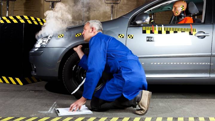 Estudio dejó claro si los carros eléctricos o híbridos son más peligrosos que los autos a gasolina