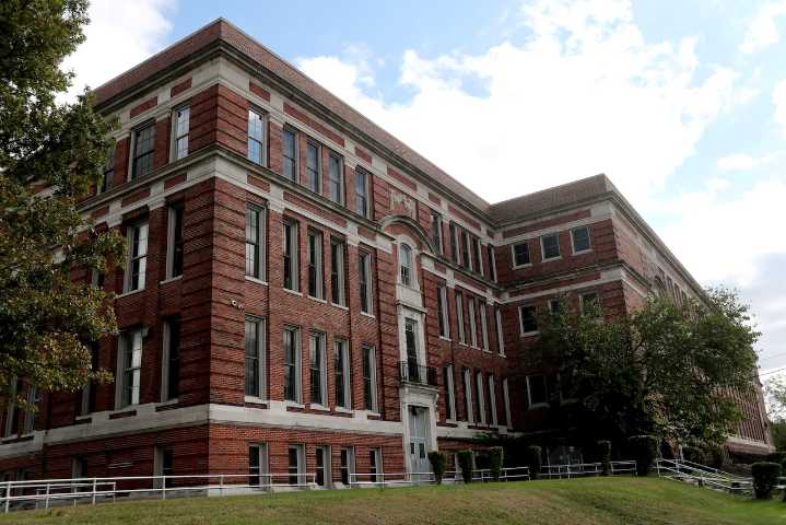 Cleveland school board unanimously approves building consolidation plan