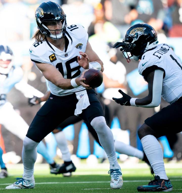 Deadspin | Jags turn up heat in South, lean into decade-long streak vs. Colts