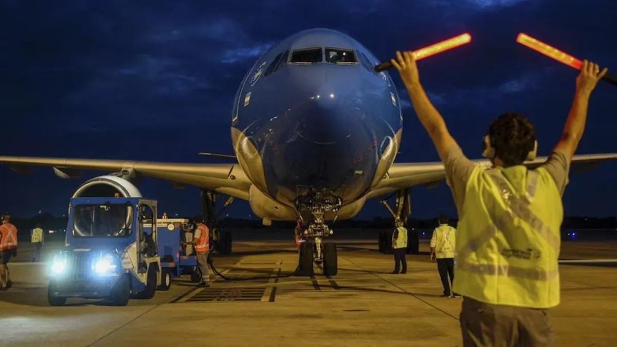 Controladores aéreos anunciaron protestas que afectarían vuelos en las fiestas de fin de año