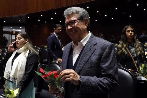 Podrían diputados discutir revocación en 2026, dice Monreal